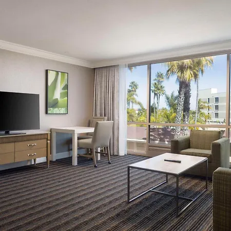 Doubletree By Hilton San Diego Bayside Exterior photo