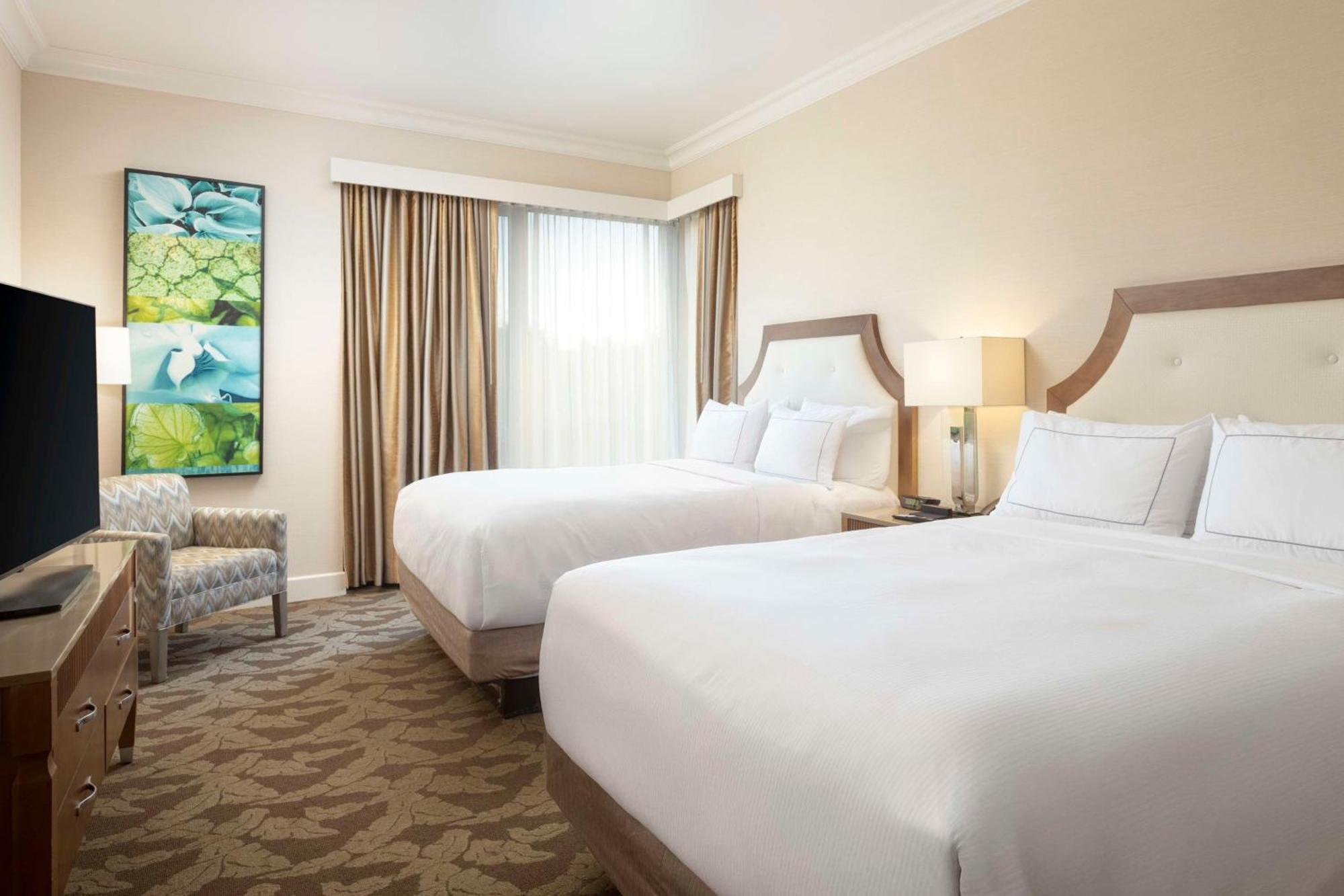 Doubletree By Hilton Bayside
